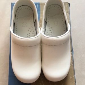 Dansko Profesional White Clogs